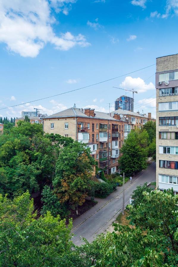 Квартира По Адресу Дружбы Народов 8А Kiev Dış mekan fotoğraf
